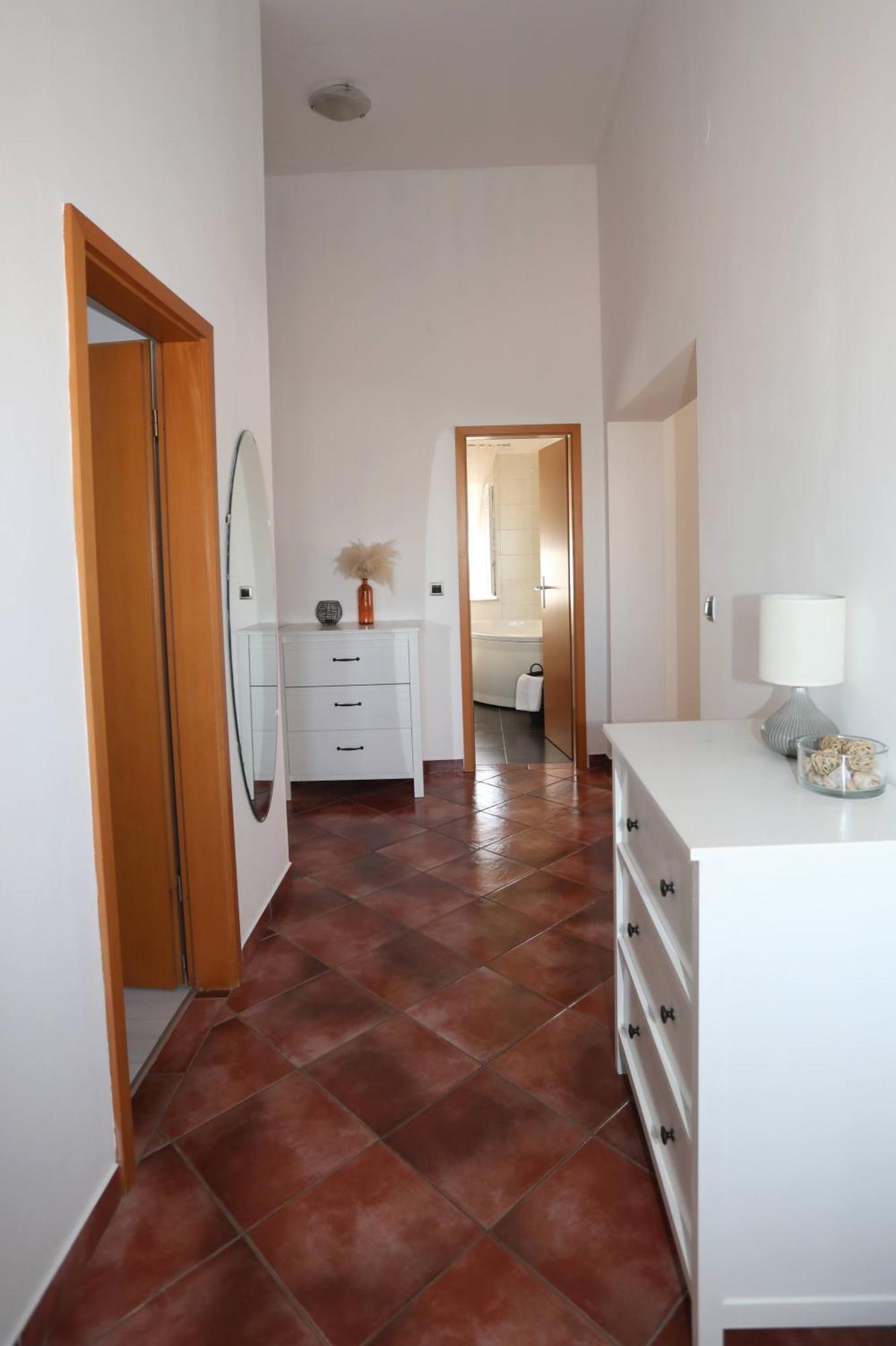 Apartman Debora Sa Privatnim Bazenom 普拉 外观 照片