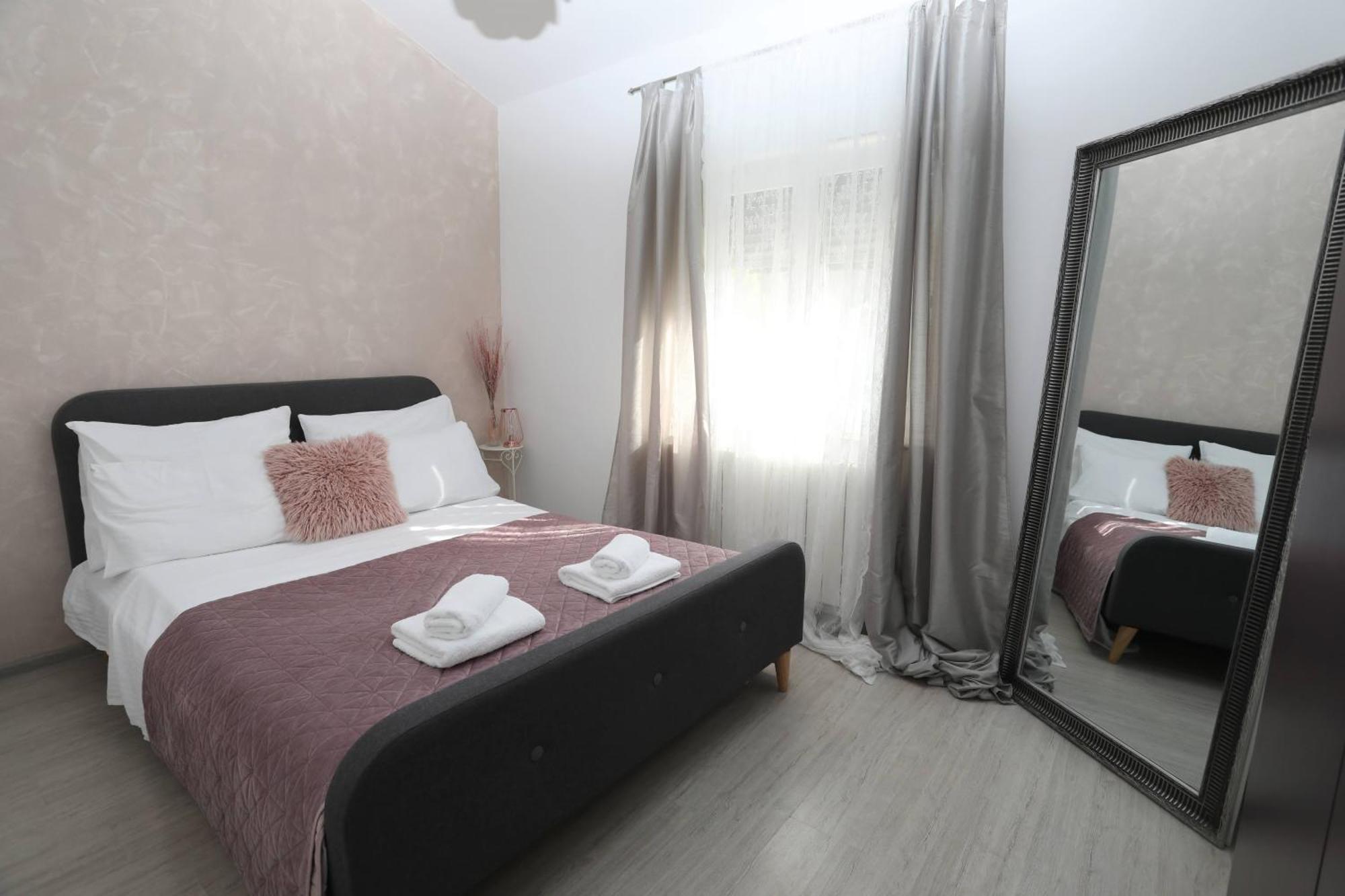 Apartman Debora Sa Privatnim Bazenom 普拉 外观 照片